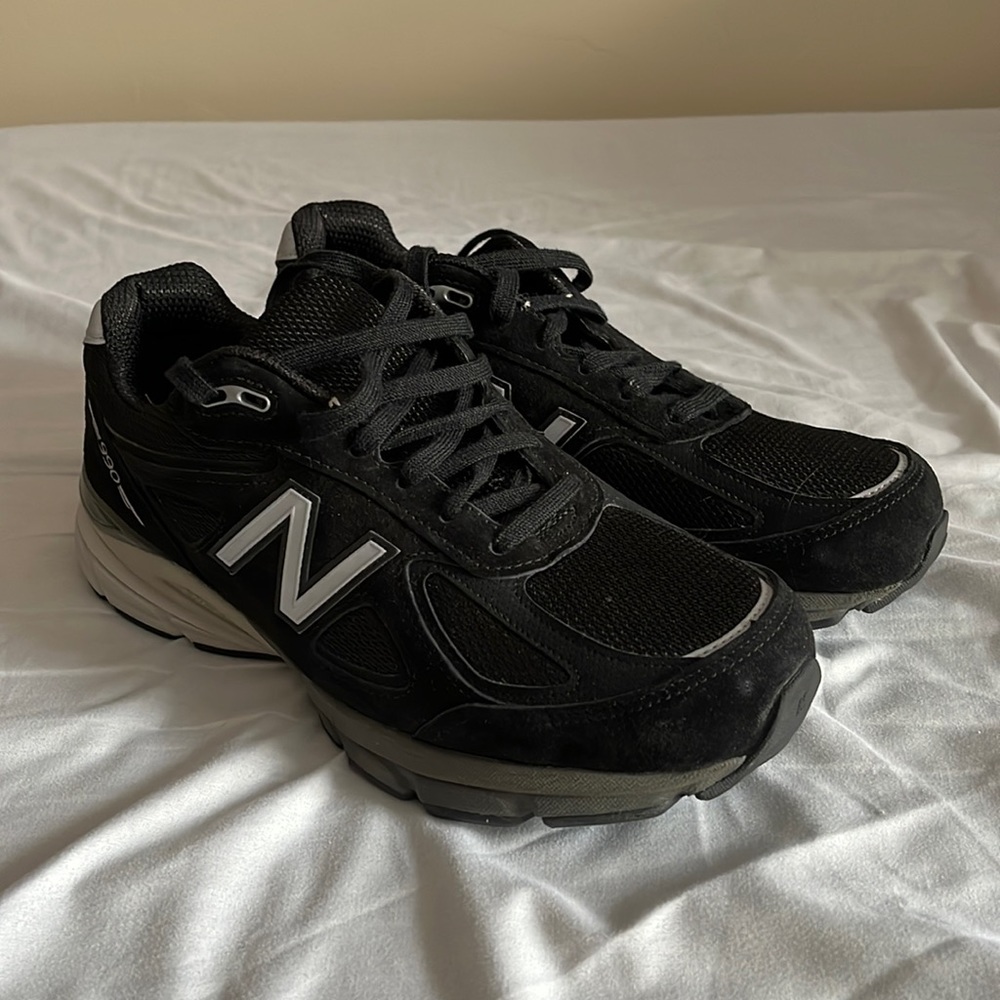 New Balance 990v4